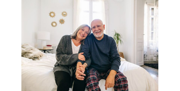 Jaki materac dla osoby starszej wybrać? Poradnik dla seniorów
